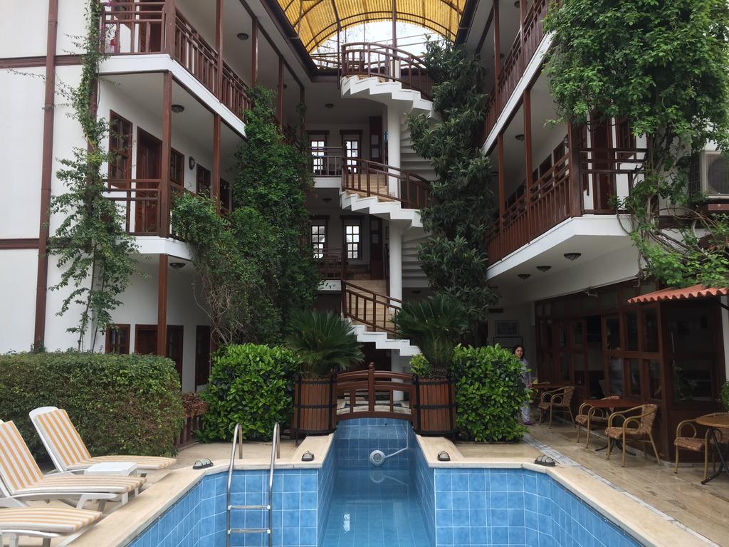Hotel Karyatit Kaleici Antália Exterior foto